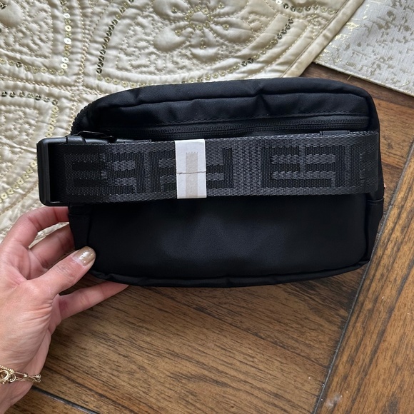 Effy Nylon Crossbody Sporty - Picture 5 of 6